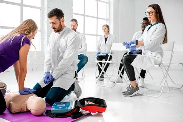Cursos BLS y ACLS RECERTIFICACIÓN